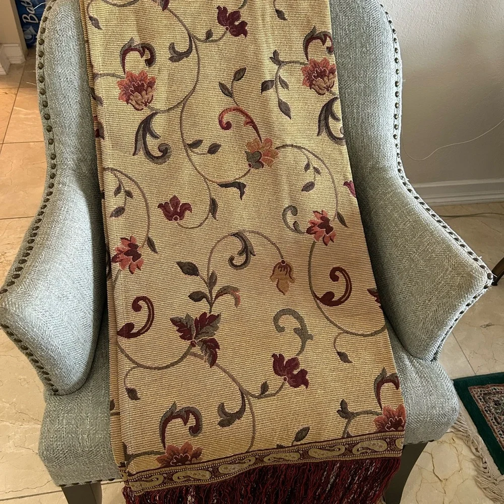 Beige Floral Jacquard Throw Blanket with Burgundy Accents